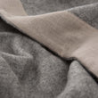 Decke Fyn, Grau & Natur, 95% Schurwolle & 5% Leinen | URBANARA Wolldecken