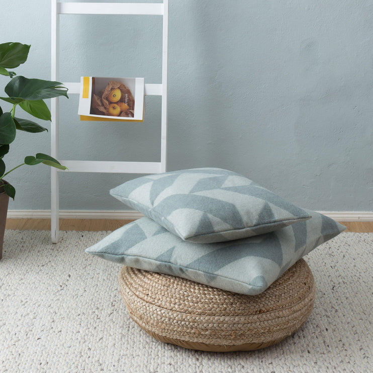 Kissenhülle Farumin Graublau & Creme | Schöne Ideen für Ihr Zuhause | URBANARA