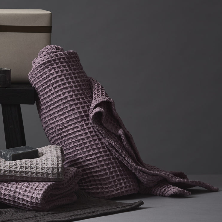 Handtuch Mikawa in Mauve | Schöne Ideen für Ihr Zuhause | URBANARA