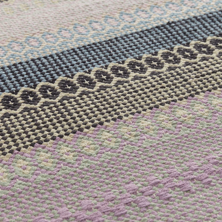 Teppich Aonla in Hellgrün & Hellgelb & Grau aus 100% Baumwolle | Entdecken Sie unsere schönsten Wohnaccessoires