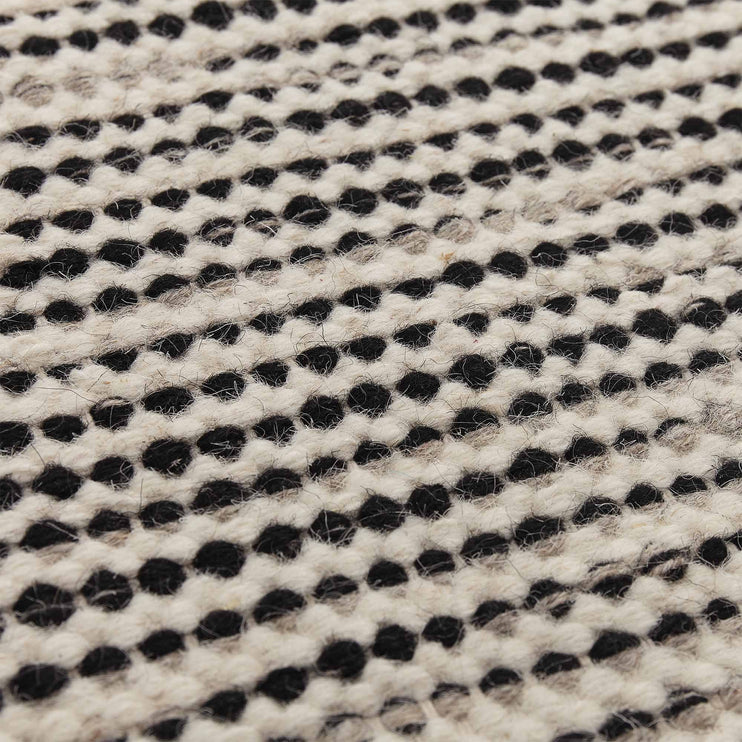 Teppich Udana, Naturweiß & Schwarz & Hellgrau, 100% Wolle | Hochwertige Wohnaccessoires